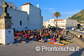 Giornata mondiale dello yoga a Ischia 4